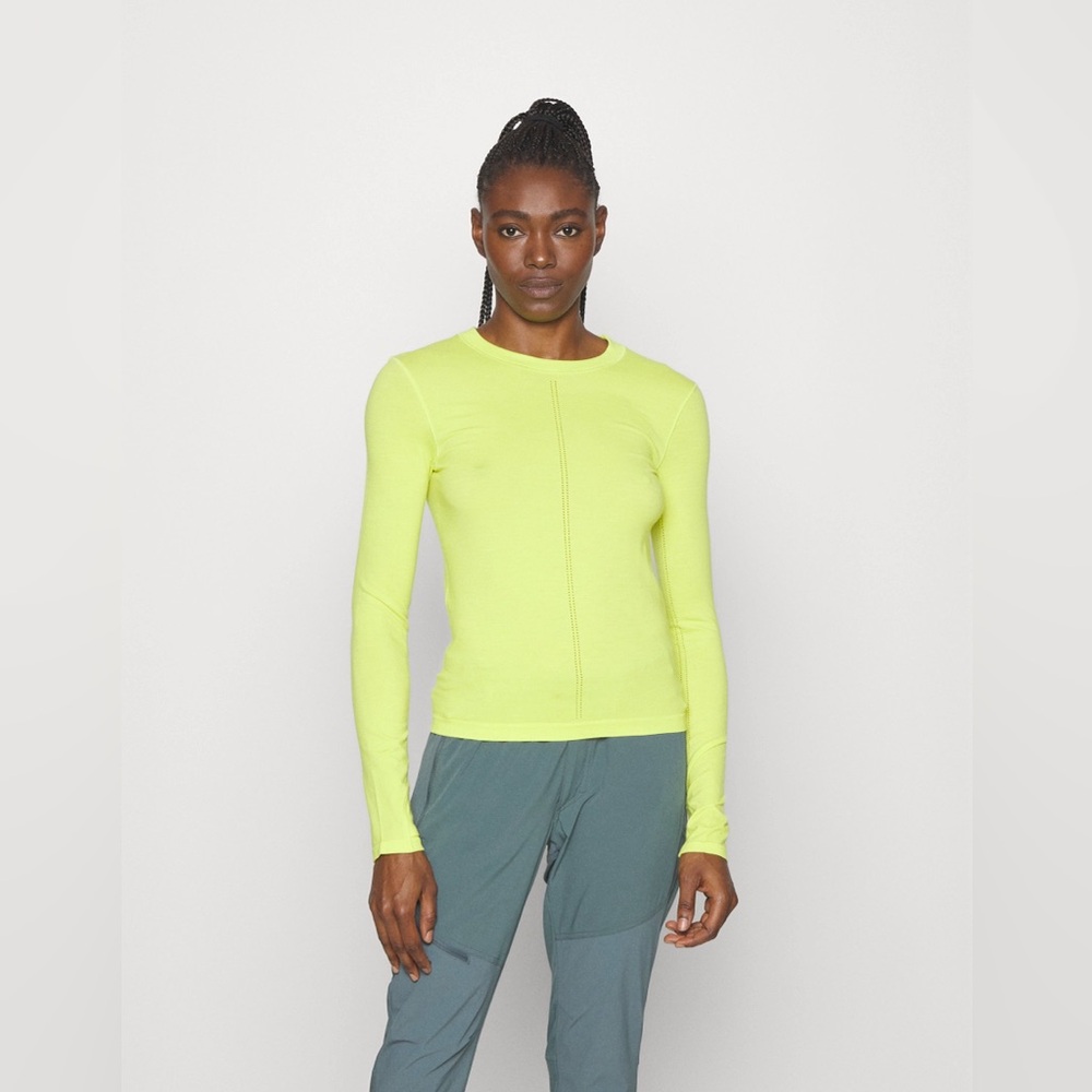 Athleta Ascent Top